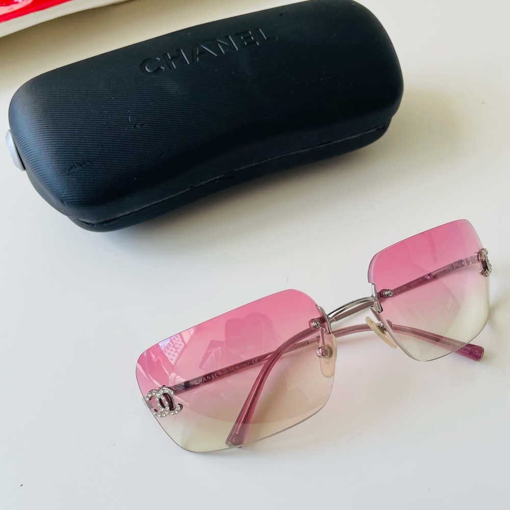 RARE🍒 Vintage Chanel rimless Pink 4017 -D sunglasses
